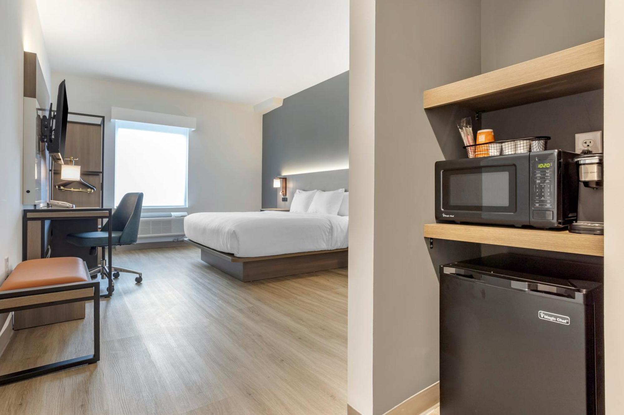 Comfort Inn & Suites Newark Liberty International Airport 외부 사진