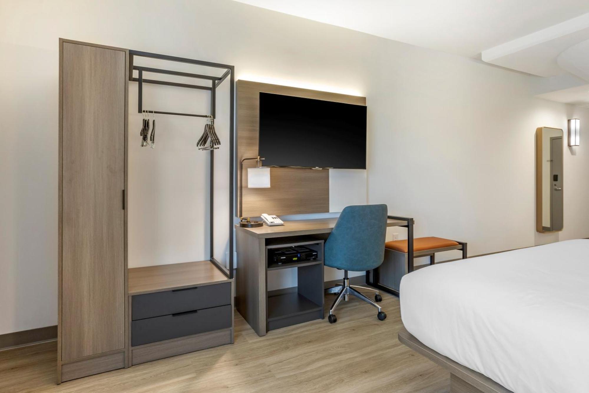 Comfort Inn & Suites Newark Liberty International Airport 외부 사진