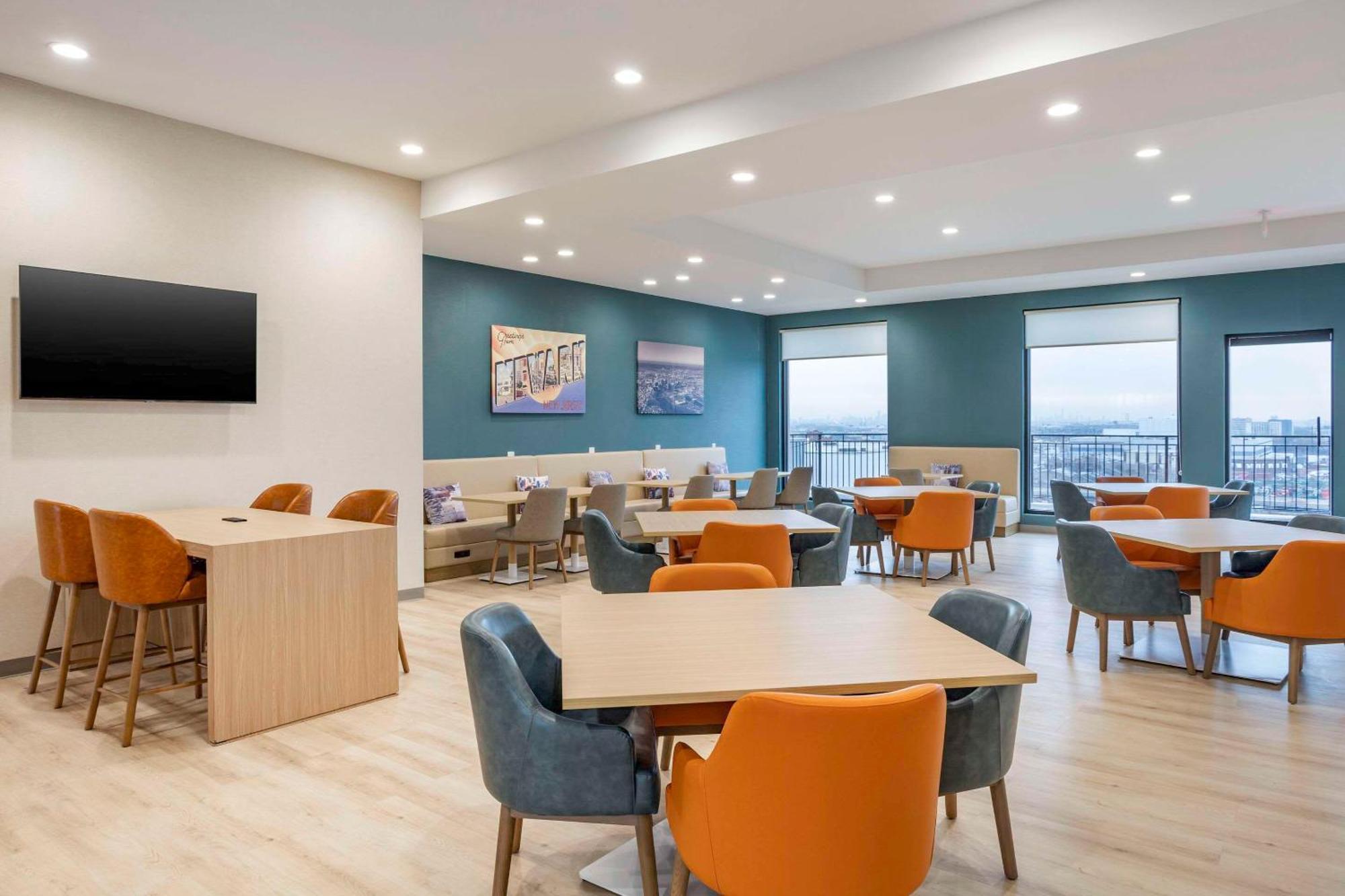 Comfort Inn & Suites Newark Liberty International Airport 외부 사진