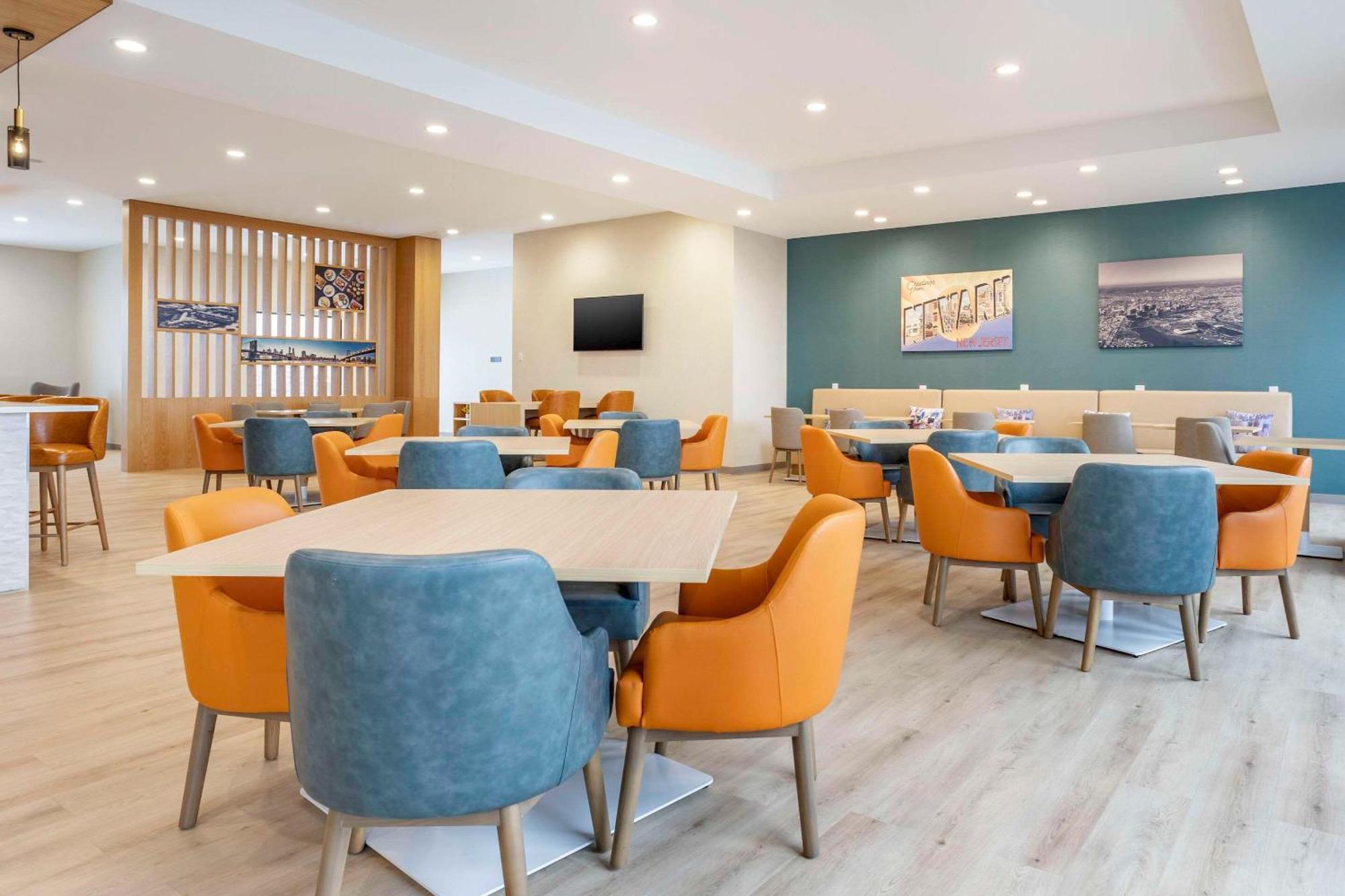Comfort Inn & Suites Newark Liberty International Airport 외부 사진