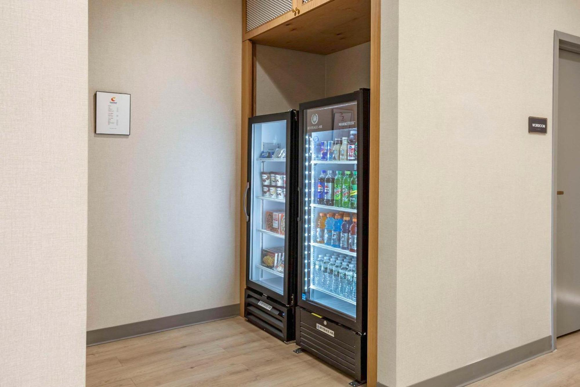 Comfort Inn & Suites Newark Liberty International Airport 외부 사진