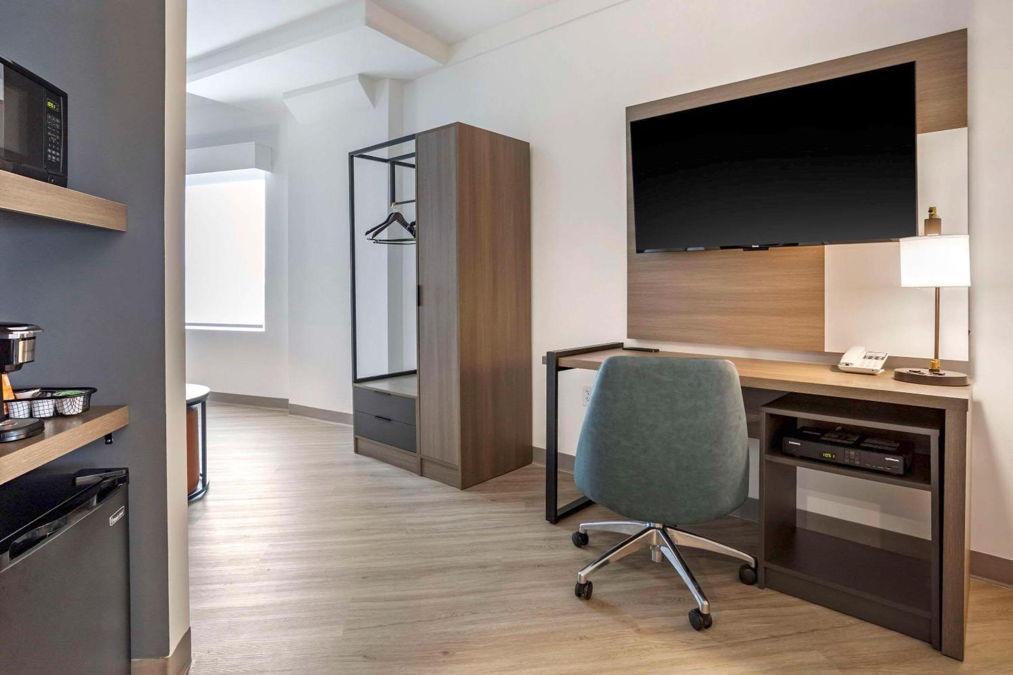Comfort Inn & Suites Newark Liberty International Airport 외부 사진