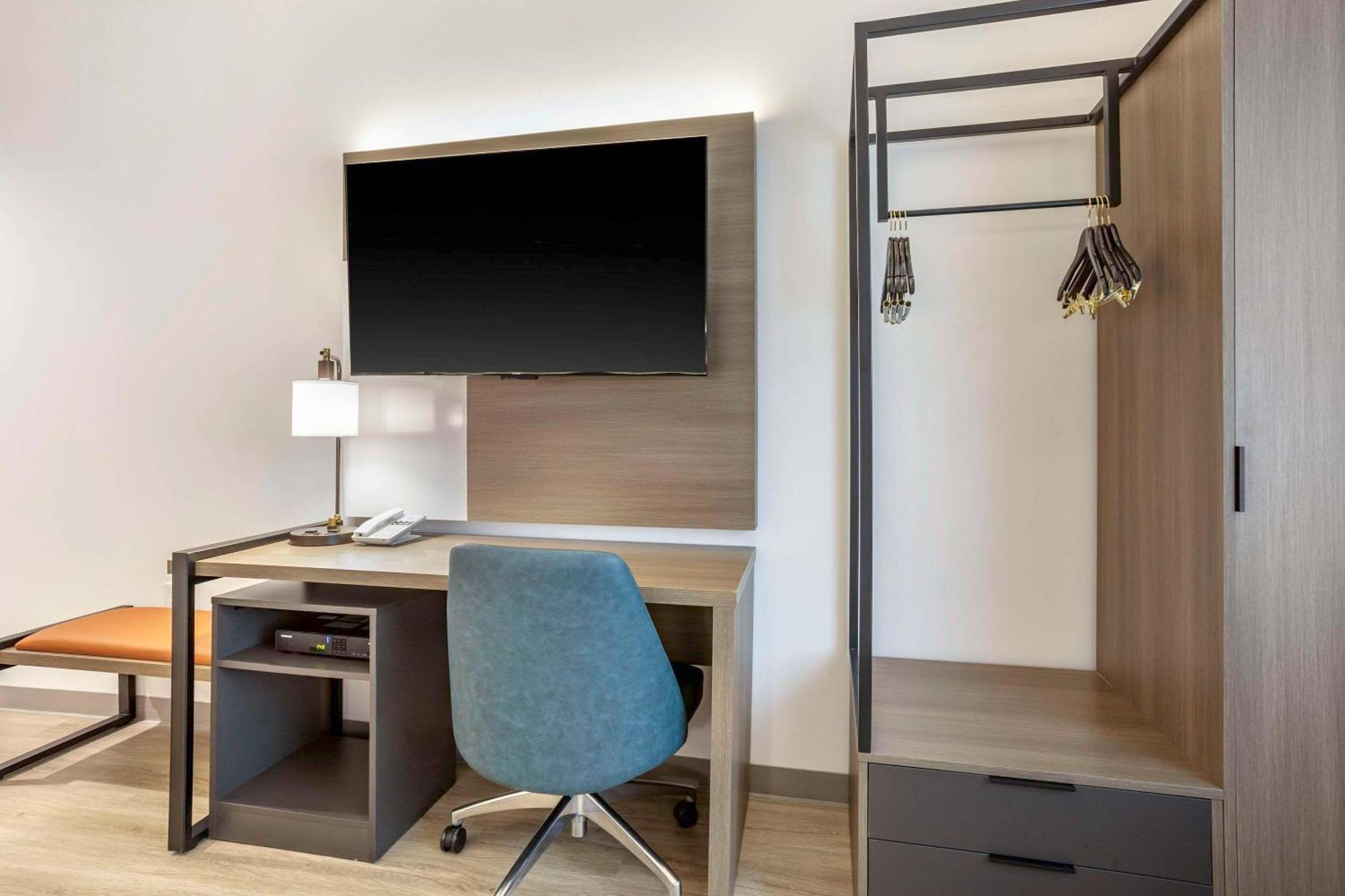Comfort Inn & Suites Newark Liberty International Airport 외부 사진