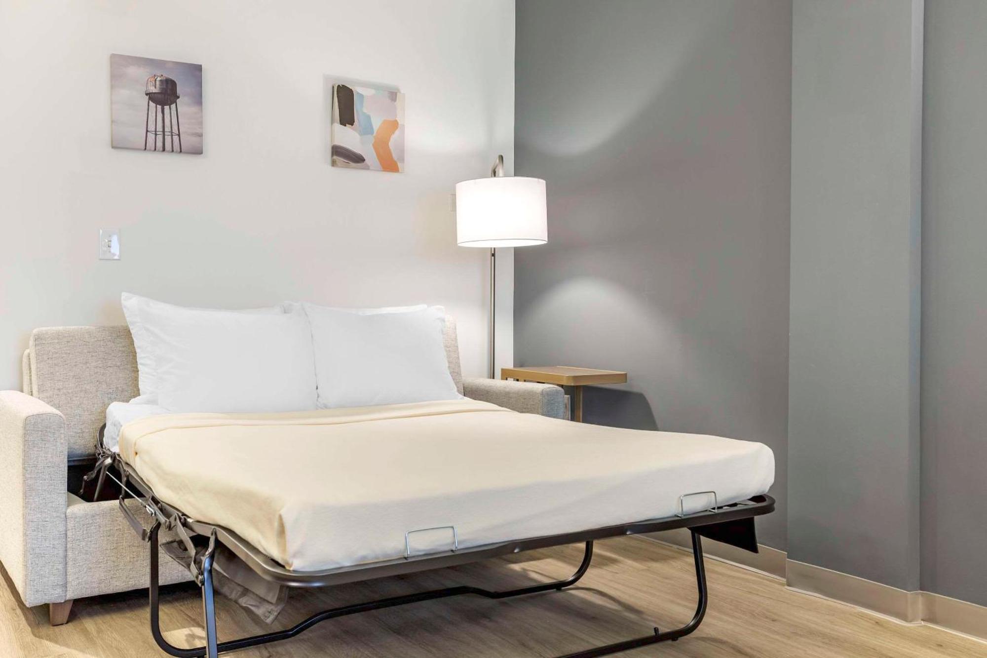 Comfort Inn & Suites Newark Liberty International Airport 외부 사진