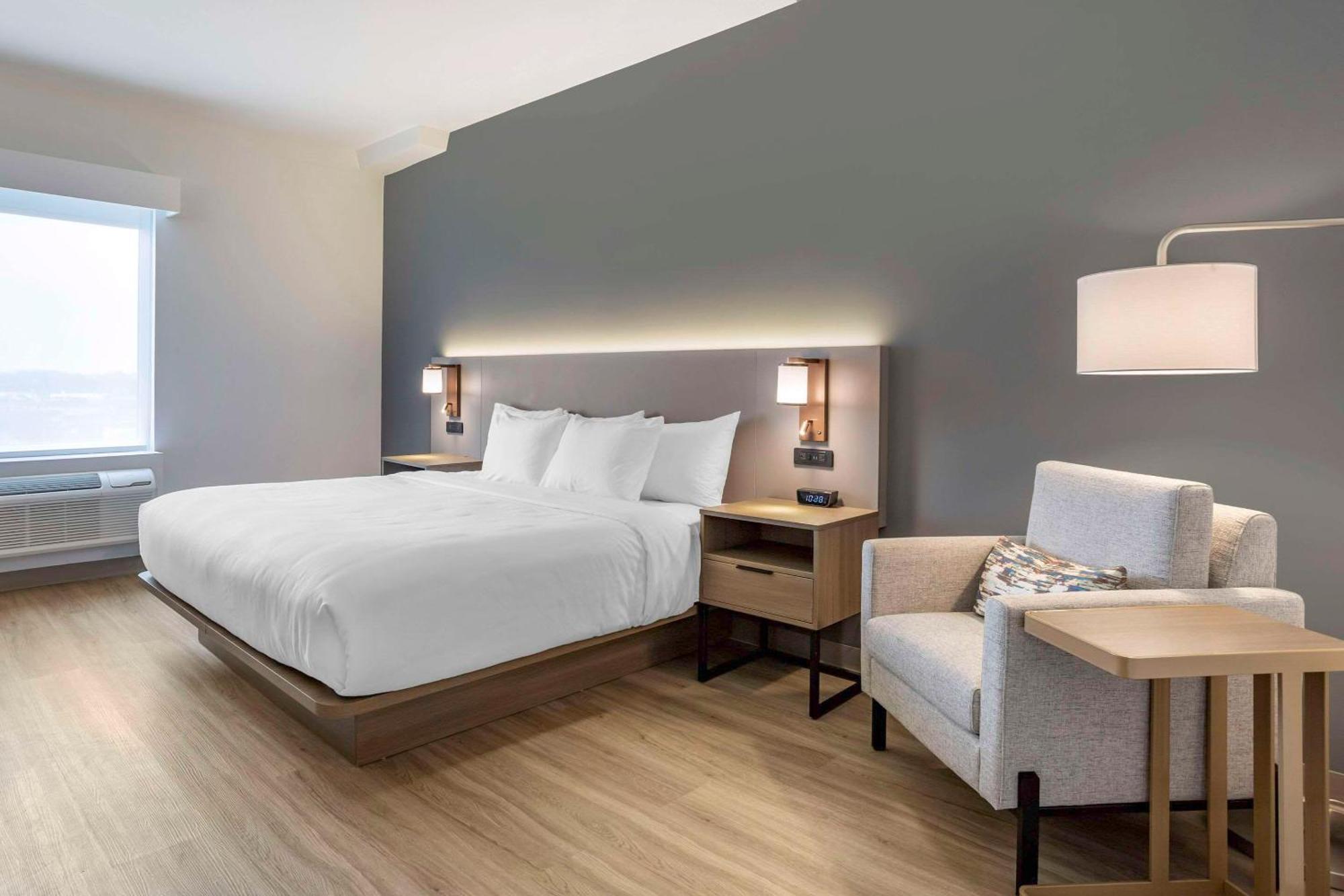 Comfort Inn & Suites Newark Liberty International Airport 외부 사진